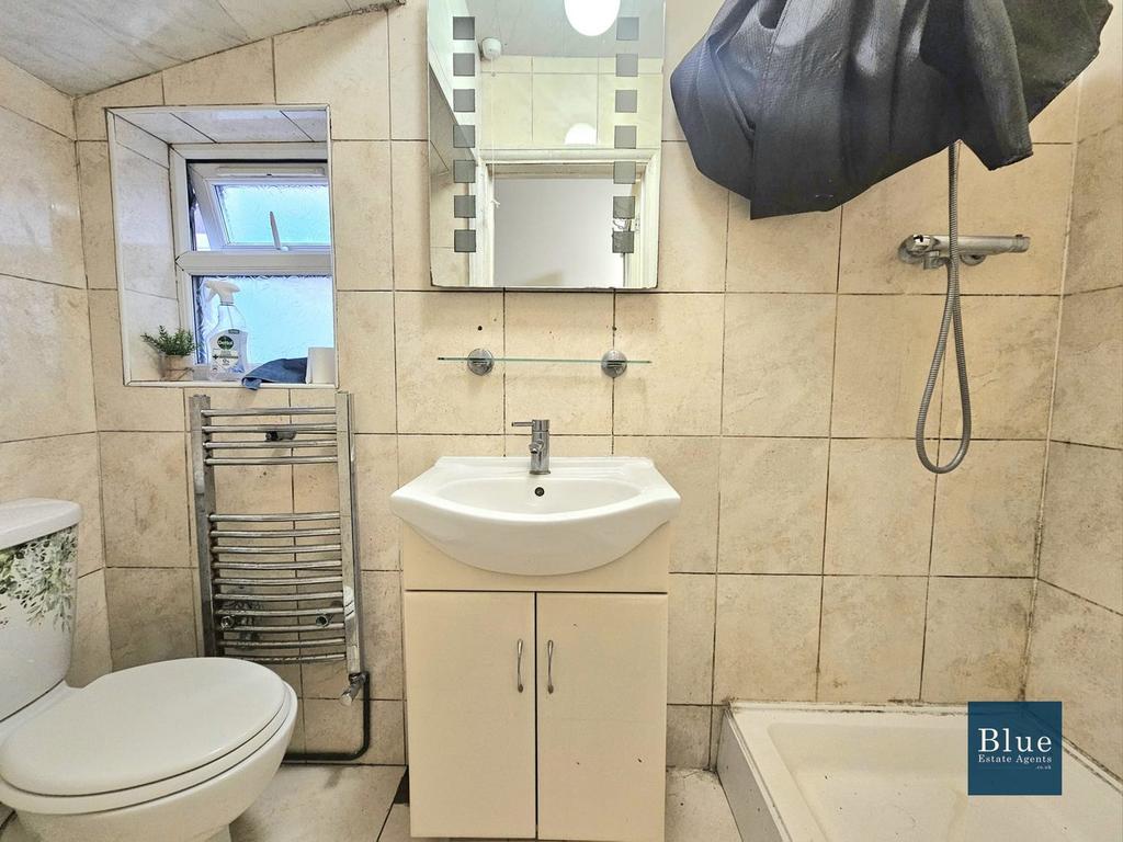 Ground Floor Shower Suite