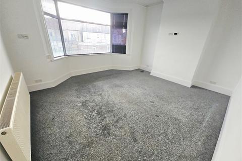 2 bedroom apartment to rent, West Road, Westcliff on sea, Westcliff on sea,