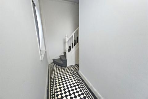 2 bedroom apartment to rent, West Road, Westcliff on sea, Westcliff on sea,