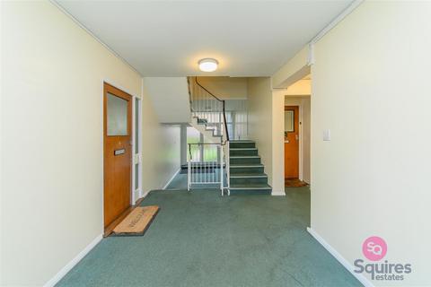 2 bedroom flat for sale, Holden Road, Woodside Park