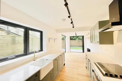 3 bedroom house for sale, Aubrey Road, London E17
