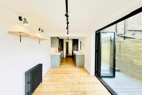 3 bedroom house for sale, Aubrey Road, London E17