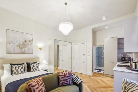 Studio to rent, Penywern Road, SW5