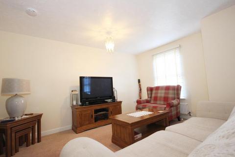 2 bedroom flat to rent, Morecroft Drive, Warwick