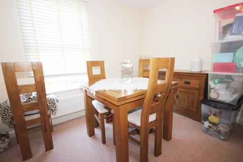 2 bedroom flat to rent, Morecroft Drive, Warwick