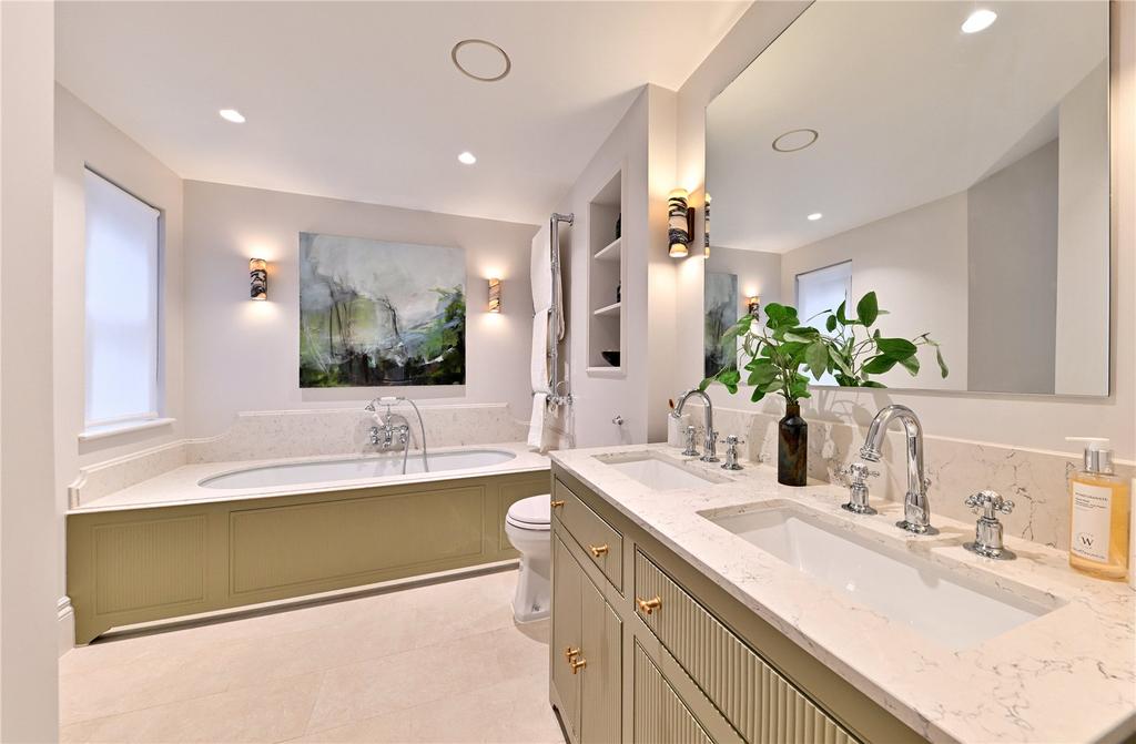 Principal Bathroom