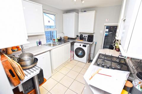 3 bedroom terraced house for sale, Albany Road, Gillingham
