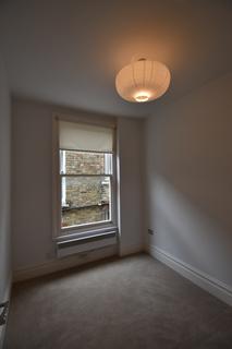 2 bedroom flat to rent, The Broadway, Woodford Green IG8