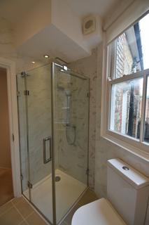 2 bedroom flat to rent, The Broadway, Woodford Green IG8