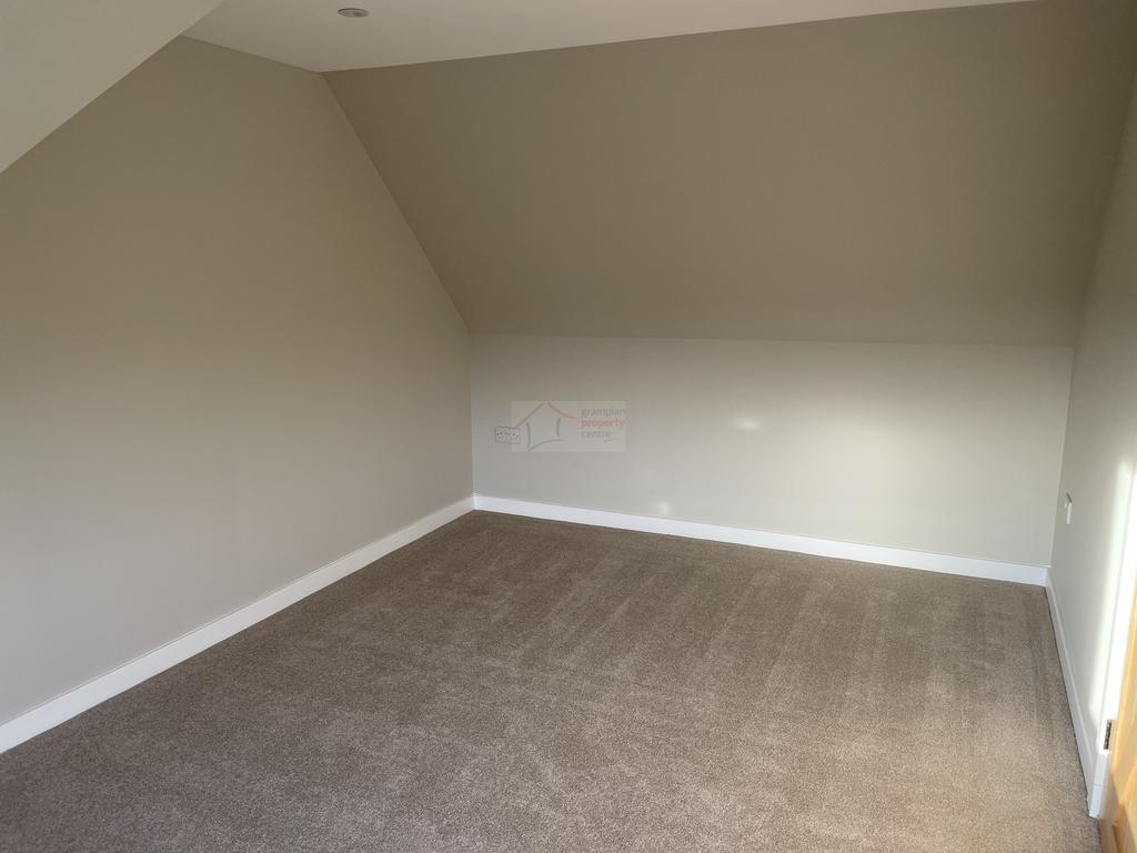 Bedroom 1b.JPG