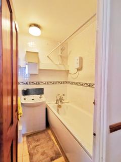 4 bedroom flat to rent, Flat 2, Babington Court, Orde Hall Street, London, WC1N 3JT