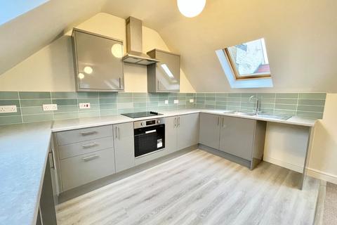 2 bedroom flat to rent, Westcliff Road, Margate, Kent, CT9