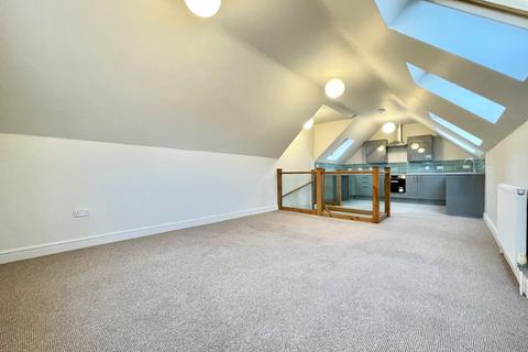 2 bedroom flat to rent, Westcliff Road, Margate, Kent, CT9