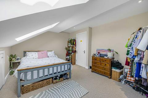 3 bedroom flat to rent, Crawthew Grove, London SE22
