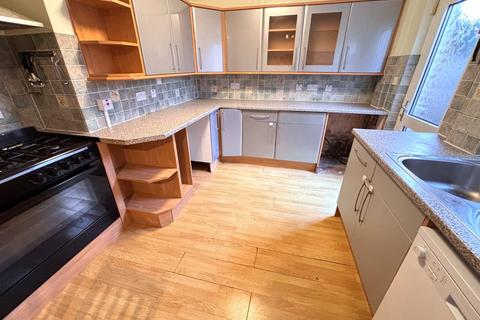3 bedroom terraced house to rent, Squire Avenue, Canterbury, Kent, CT2
