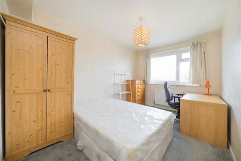 3 bedroom flat for sale, Nelson Gardens, London E2