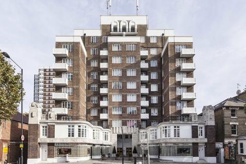 Studio to rent, Shepherds Bush Road, London W6