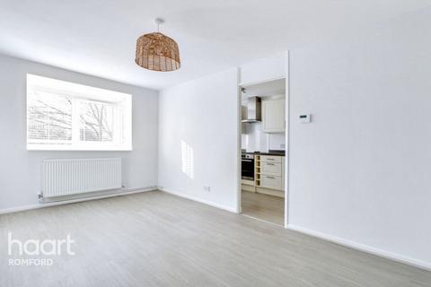 undefined, Braithwaite Avenue, Romford, RM7 0DS