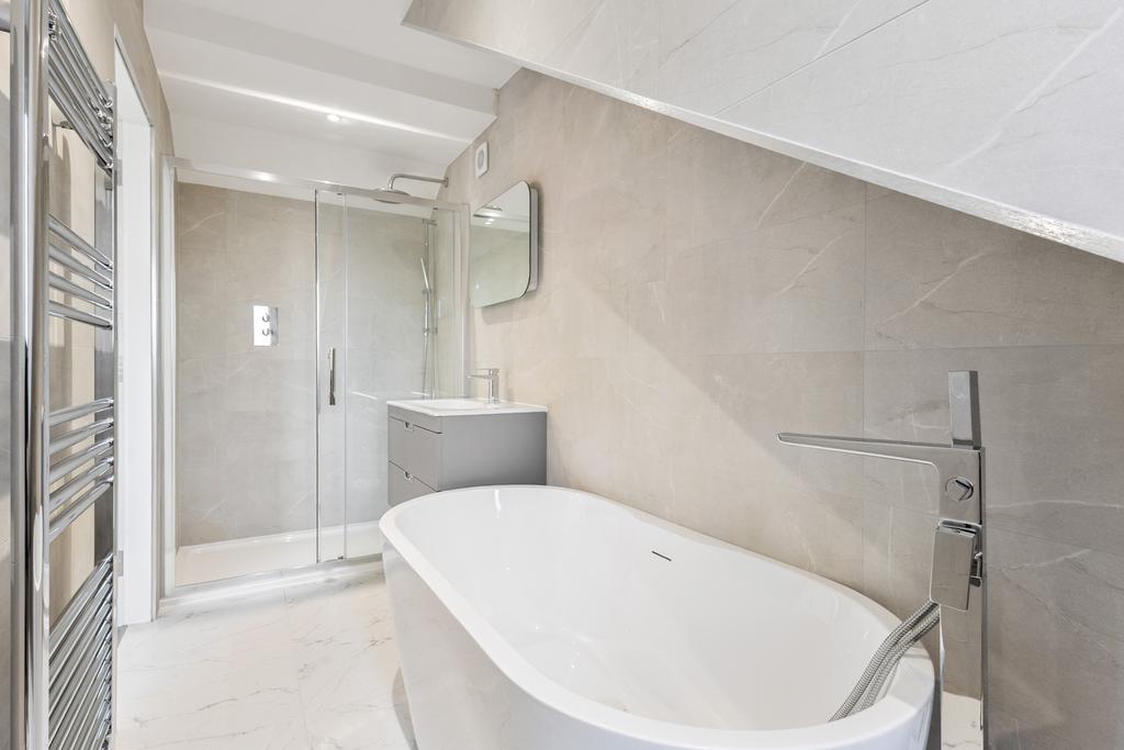 Master En-Suite