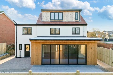 4 bedroom detached house for sale, Snydale Rd, Normanton WF6