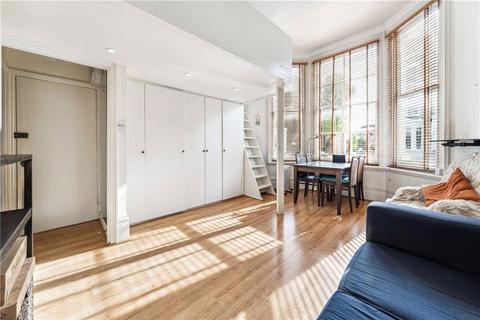 Studio to rent, Sinclair Road, London W14