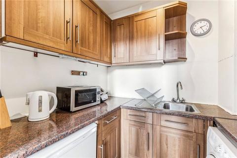 Studio to rent, Sinclair Road, London W14