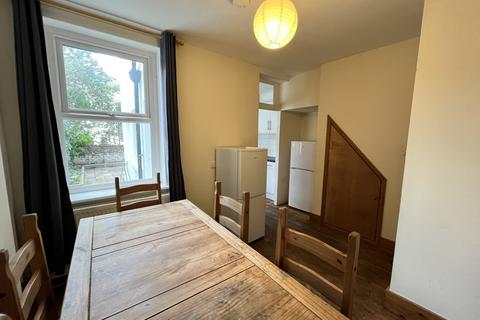 5 bedroom terraced house to rent, Blaker Street, Brighton, BN2 OJJ