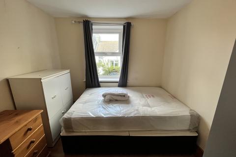 5 bedroom terraced house to rent, Blaker Street, Brighton, BN2 OJJ