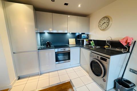 2 bedroom flat to rent, Tempus Tower, 9 Mirabel Street, M3 1NP