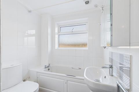 3 bedroom house to rent, Hollyend, Quedgeley, Gloucester, GL2