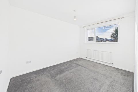 3 bedroom house to rent, Hollyend, Quedgeley, Gloucester, GL2