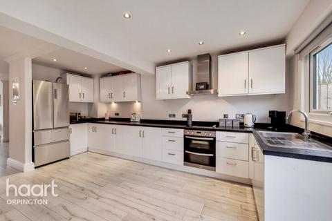 3 bedroom terraced house for sale, Kingswood Close, Orpington