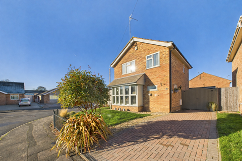 3 bedroom detached house for sale, Bramble Lawn, Gloucester GL4