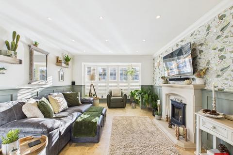 3 bedroom detached house for sale, Bramble Lawn, Gloucester GL4