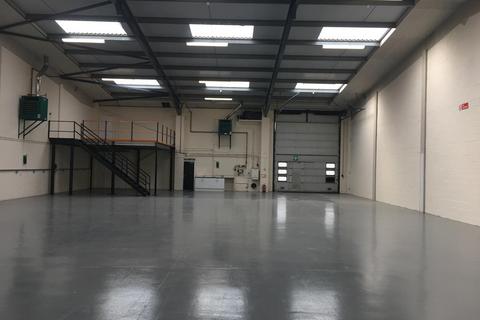 Warehouse to rent - 18 Plover Close, Milton Keynes MK16