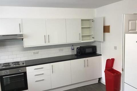 6 bedroom semi-detached house to rent, Slinfold Close, Brighton BN2