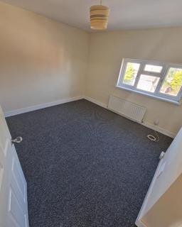 3 bedroom semi-detached house to rent, Victoria Street Alfreton