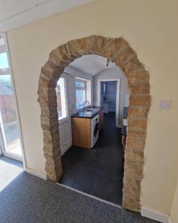 3 bedroom semi-detached house to rent, Victoria Street Alfreton