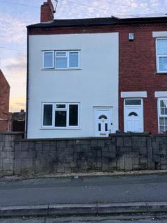 3 bedroom semi-detached house to rent, Victoria Street Alfreton
