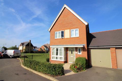 3 bedroom detached house to rent, Pershore Way, Aylesbury