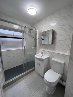 2 bedroom flat to rent, Bamford Gardens, Timperley WA15