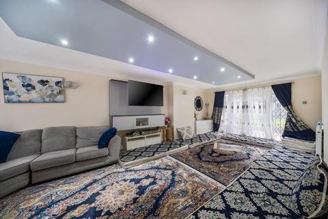 3 bedroom semi-detached house for sale, Oulton Way, Watford, Hertfordshire