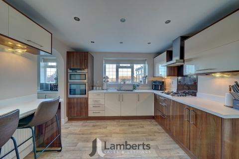 4 bedroom detached house for sale, Hollowfields Close, Redditch, B98