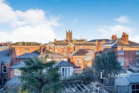 4 bedroom semi-detached house to rent, Green Hill, Bath Road, WR5