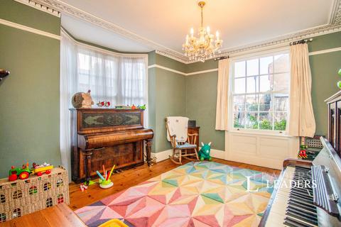 4 bedroom semi-detached house to rent, Green Hill, Bath Road, WR5