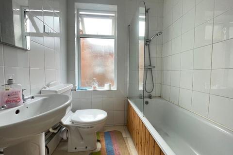 1 bedroom in a house share to rent, Roxborough Road, Harrow HA1