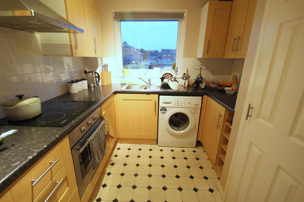 Kitchen (28).JPG