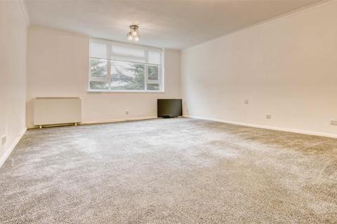 2 bedroom flat to rent, Holt Close, Elstree, Borehamwood