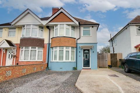 3 bedroom semi-detached house for sale, SHOLING! EXTENDED! GORGEOUS KITCHEN!
