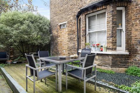 1 bedroom apartment to rent, Roderick Road, Belsize Park, NW3